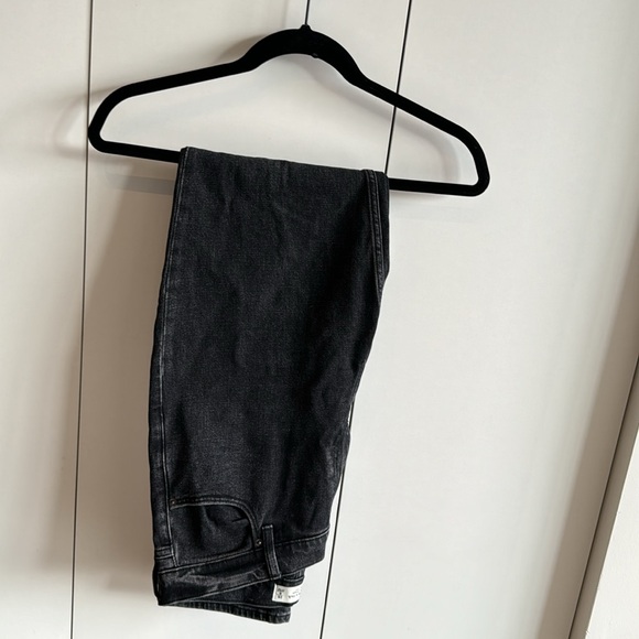 Abercrombie & Fitch Ultra High Rise 90s Straight Jean - Picture 2 of 2